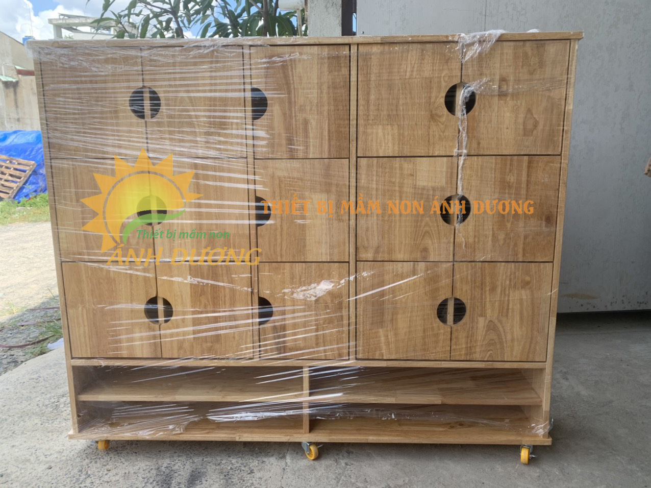 Tủ kệ gỗ mầm non cho trẻ em giá rẻ, uy tín, chất lượng cao